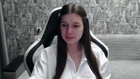 Snapshot of honeyynancyy chatting on 02-15-25, 12:54 Nancy online show from 02-15-25, 12:54