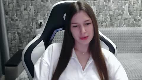 Snapshot of honeyynancyy chatting on 02-19-25, 02:12 Nancy online show from 02-19-25, 02:12