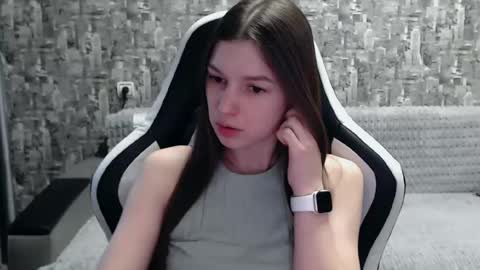 Snapshot of honeyynancyy chatting on 02-24-25, 12:05 Nancy online show from 02-24-25, 12:05