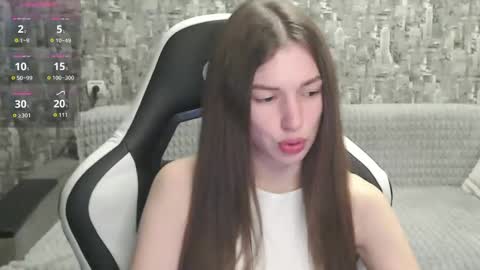 Snapshot of honeyynancyy chatting on 09-17-25, 10:06 Nancy online show from 09-17-25, 10:06