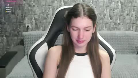 Snapshot of honeyynancyy chatting on 09-25-25, 01:04 Nancy online show from 09-25-25, 01:04