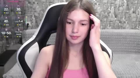 Snapshot of honeyynancyy chatting on 10-04-25, 12:14 Nancy online show from 10-04-25, 12:14