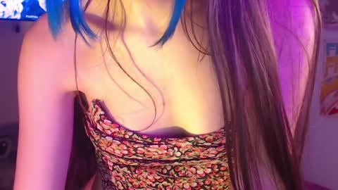 Snapshot of honeyypeaach chatting on 12-03-24, 01:52    online show from 12-03-24, 01:52