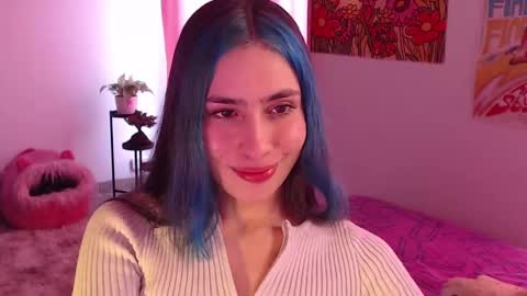 Snapshot of honeyypeaach chatting on 12-18-24, 08:25    online show from 12-18-24, 08:25