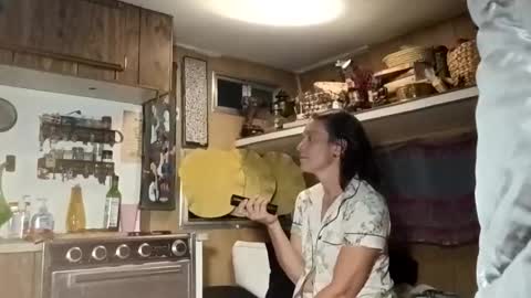 hoodoou online show from 12-20-25, 05:03