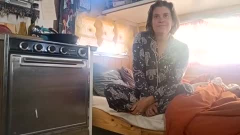 hoodoou online show from 05-20-26, 01:17