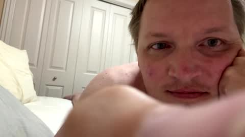 Snapshot of hoogguns chatting on 09-18-25, 11:34 Lets cum same time online show from 09-18-25, 11:34