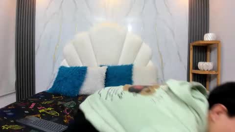 hoot_booys_ online show from 01-10-26, 08:54