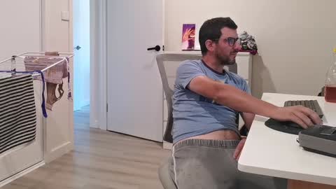 hopefulguy86 online show from 01-18-25, 01:08