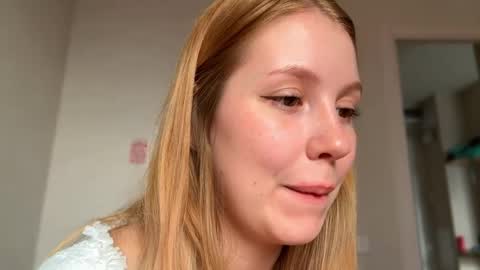 Snapshot of horney_audrey chatting on 04-25-26, 02:14 Audrey online show from 04-25-26, 02:14