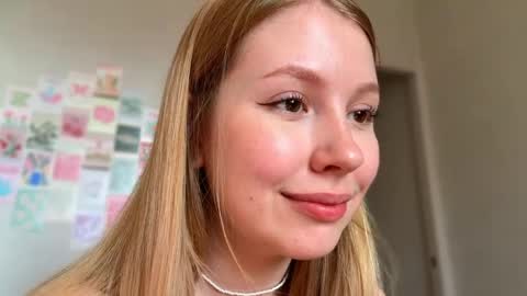 Snapshot of horney_audrey chatting on 04-27-26, 02:31 Audrey online show from 04-27-26, 02:31