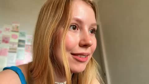 Snapshot of horney_audrey chatting on 05-09-26, 03:45 Audrey online show from 05-09-26, 03:45