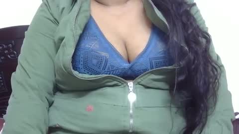 Snapshot of horneydesibabe chatting on 12-14-24, 05:03 horneydesibabe online show from 12-14-24, 05:03