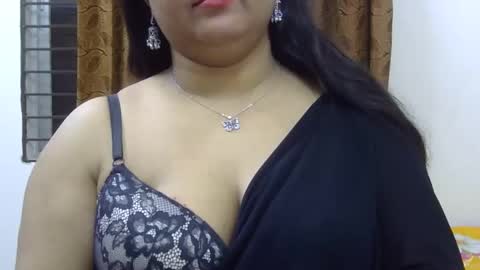 Snapshot of horneydesibabe chatting on 12-31-24, 02:36 horneydesibabe online show from 12-31-24, 02:36