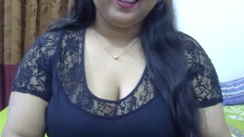 Snapshot of horneydesibabe chatting on 01-15-25, 11:10 horneydesibabe online show from 01-15-25, 11:10