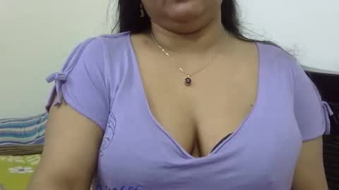 Snapshot of horneydesibabe chatting on 01-15-25, 07:44 horneydesibabe online show from 01-15-25, 07:44