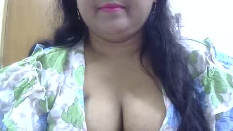 Snapshot of horneydesibabe chatting on 09-13-25, 05:02 horneydesibabe online show from 09-13-25, 05:02