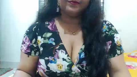 Snapshot of horneydesibabe chatting on 10-15-25, 05:57 horneydesibabe online show from 10-15-25, 05:57