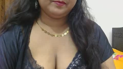 Snapshot of horneydesibabe chatting on 10-18-25, 06:41 horneydesibabe online show from 10-18-25, 06:41