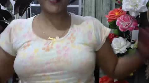 Snapshot of horneydesibaby chatting on 02-19-25, 04:33 horneydesibaby online show from 02-19-25, 04:33