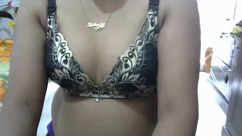 Snapshot of horneydesibaby chatting on 02-23-25, 03:35 horneydesibaby online show from 02-23-25, 03:35