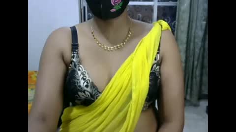 Snapshot of horneydesibaby chatting on 02-27-25, 03:48 horneydesibaby online show from 02-27-25, 03:48