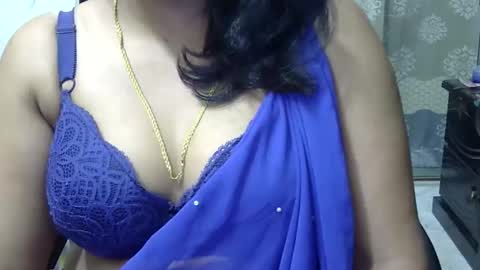 Snapshot of horneydesibaby chatting on 10-30-25, 05:35 horneydesibaby online show from 10-30-25, 05:35