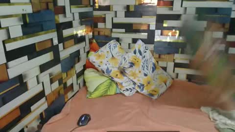 Snapshot of horniestleah chatting on 05-11-26, 01:28 horniestleah online show from 05-11-26, 01:28