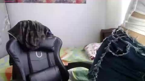 Snapshot of horny_and_daring chatting on 05-29-26, 12:25 horny and daring online show from 05-29-26, 12:25