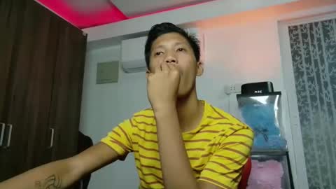 Snapshot of horny_asianmoreno chatting on 10-30-25, 02:51 ROGER online show from 10-30-25, 02:51
