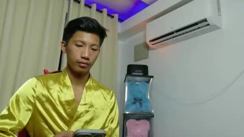 Snapshot of horny_asianmoreno chatting on 11-03-25, 01:08 ROGER online show from 11-03-25, 01:08
