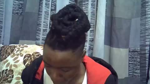 Snapshot of horny_baddie18 chatting on 04-08-26, 03:28 Leila online show from 04-08-26, 03:28