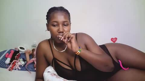 cutiey online show from 04-17-26, 08:12