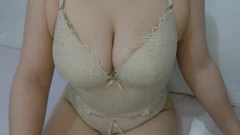 Snapshot of horny_emily1 chatting on 11-12-25, 08:26 call me emily online show from 11-12-25, 08:26
