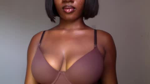 Snapshot of horny_goddess_delilah chatting on 05-12-26, 11:40 delilah online show from 05-12-26, 11:40