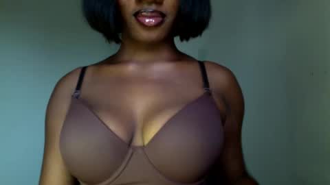 Snapshot of horny_goddess_delilah chatting on 05-28-26, 10:23 delilah online show from 05-28-26, 10:23