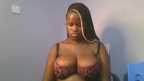 Snapshot of horny_hearts chatting on 03-03-25, 05:18 phanice online show from 03-03-25, 05:18