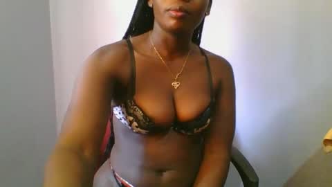 Snapshot of horny_hearts chatting on 03-05-25, 08:00 phanice online show from 03-05-25, 08:00