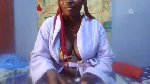 Snapshot of horny_hearts chatting on 09-26-25, 08:46 phanice online show from 09-26-25, 08:46