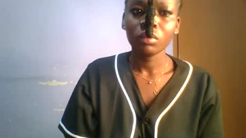 Snapshot of horny_hearts chatting on 10-27-25, 03:21 phanice online show from 10-27-25, 03:21