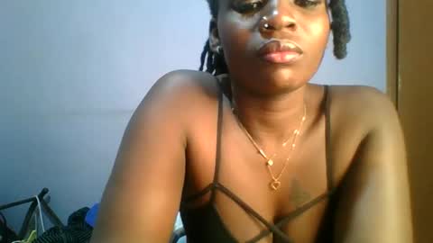 Snapshot of horny_hearts chatting on 11-04-25, 07:02 phanice online show from 11-04-25, 07:02