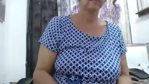 Snapshot of horny_mommy17 chatting on 12-27-24, 07:57 armina online show from 12-27-24, 07:57