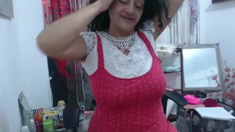 Snapshot of horny_mommy17 chatting on 02-03-25, 05:14 armina online show from 02-03-25, 05:14