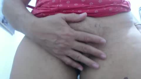 Snapshot of horny_mommy17 chatting on 02-13-25, 06:59 armina online show from 02-13-25, 06:59