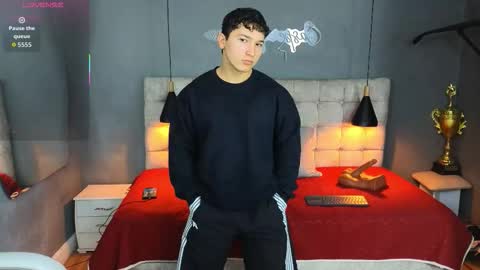 horny_nick18 online show from 10-09-25, 10:35