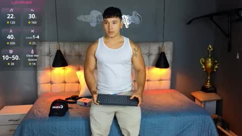 horny_nick18 online show from 10-18-25, 12:06
