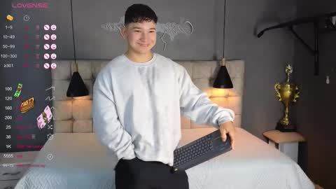 horny_nick18 online show from 11-12-25, 11:43