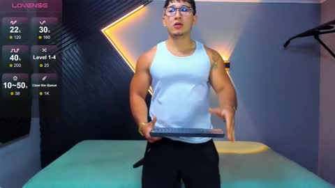 horny_nick18 online show from 03-10-26, 11:48