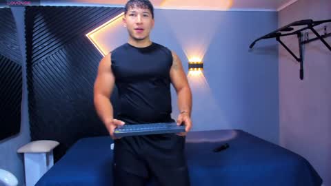 horny_nick18 online show from 04-08-26, 11:32