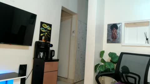 Snapshot of horny_princcess chatting on 02-01-25, 02:56 horny_princcess online show from 02-01-25, 02:56